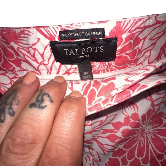 5 for $40
Talbots Woman The Perfect Skimmer Cropped Pant Pink Floral Spring 8p - Picture 2 of 11